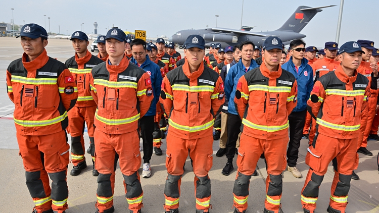 陳國(guó)基迎接中國(guó)救援隊(duì)回國(guó) 感謝國(guó)家對(duì)特區(qū)隊(duì)員大力支持和關(guān)愛