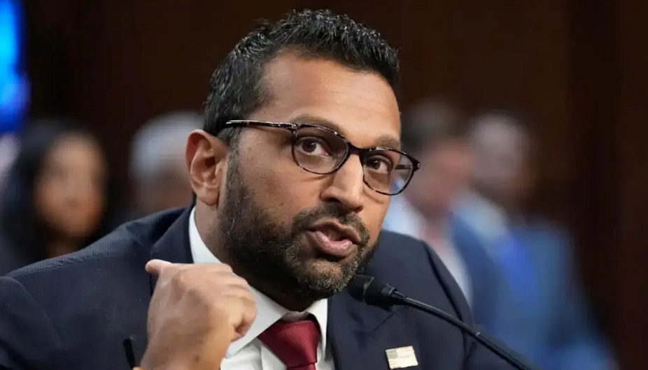 美媒：聯(lián)邦調(diào)查局局長(zhǎng)被免去兼任職務(wù) 