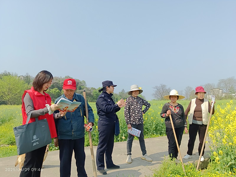 皖休寧萬(wàn)安鎮(zhèn)：田間地頭護(hù)平安 普法惠民「零距離」
