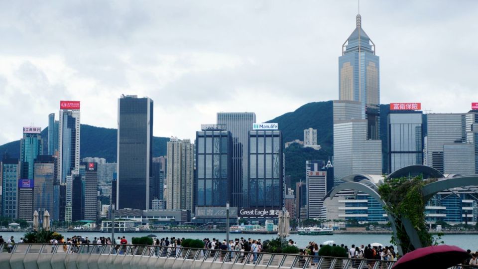 【來論】破浪前行 香港經(jīng)貿(mào)轉(zhuǎn)型的關(guān)鍵時(shí)刻