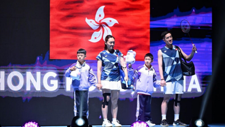 羽毛球亞錦賽決賽  2:1力克日本組合  鄧謝配首奪亞洲冠軍