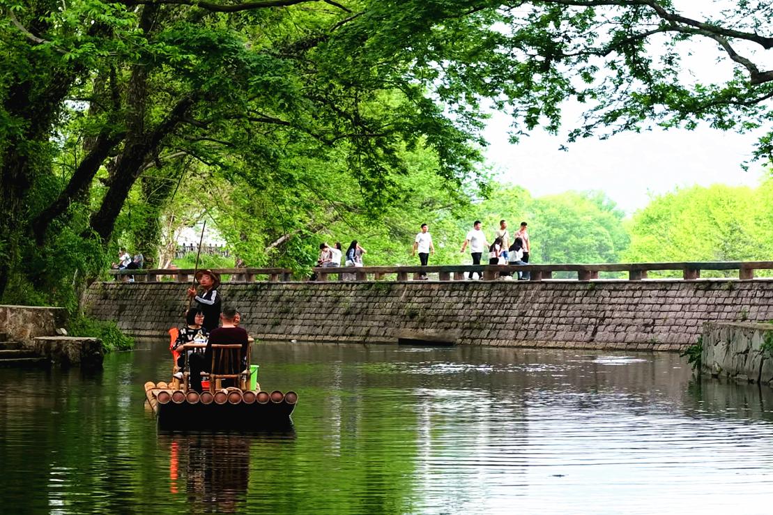 比發(fā)展講奉獻(xiàn)重實(shí)幹 皖徽州區(qū)「春日經(jīng)濟(jì)」異彩紛呈