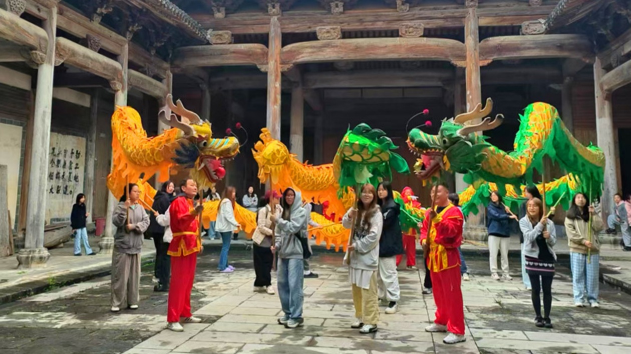 解鎖文旅融合新模式  皖黟縣碧陽(yáng)鎮(zhèn)非遺民俗煥新彩