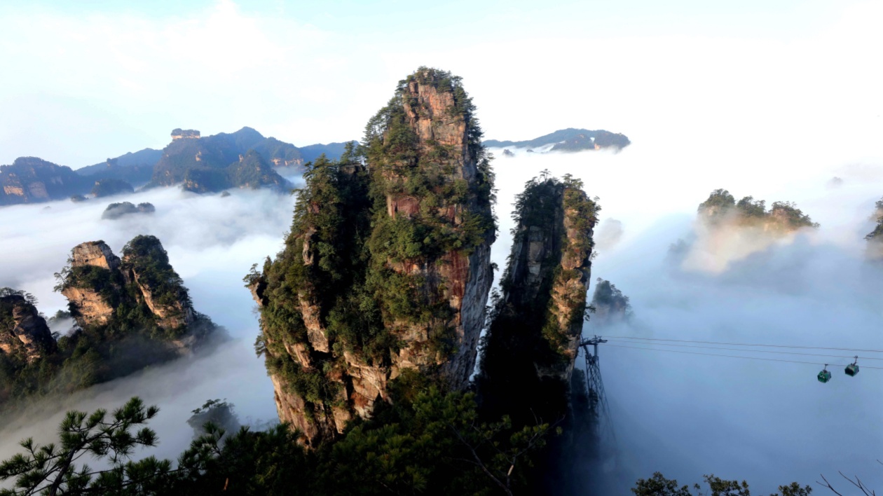 「湖南人遊張家界」旅遊產(chǎn)品推介會(huì)在長(zhǎng)沙舉行