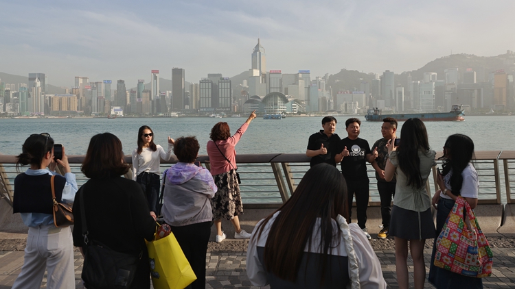 天文臺：昨日錄得最高氣溫33度 沙塵天氣會逐漸緩解