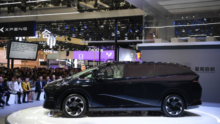 2025款小鵬X9在香港上市 起售價35.98萬元