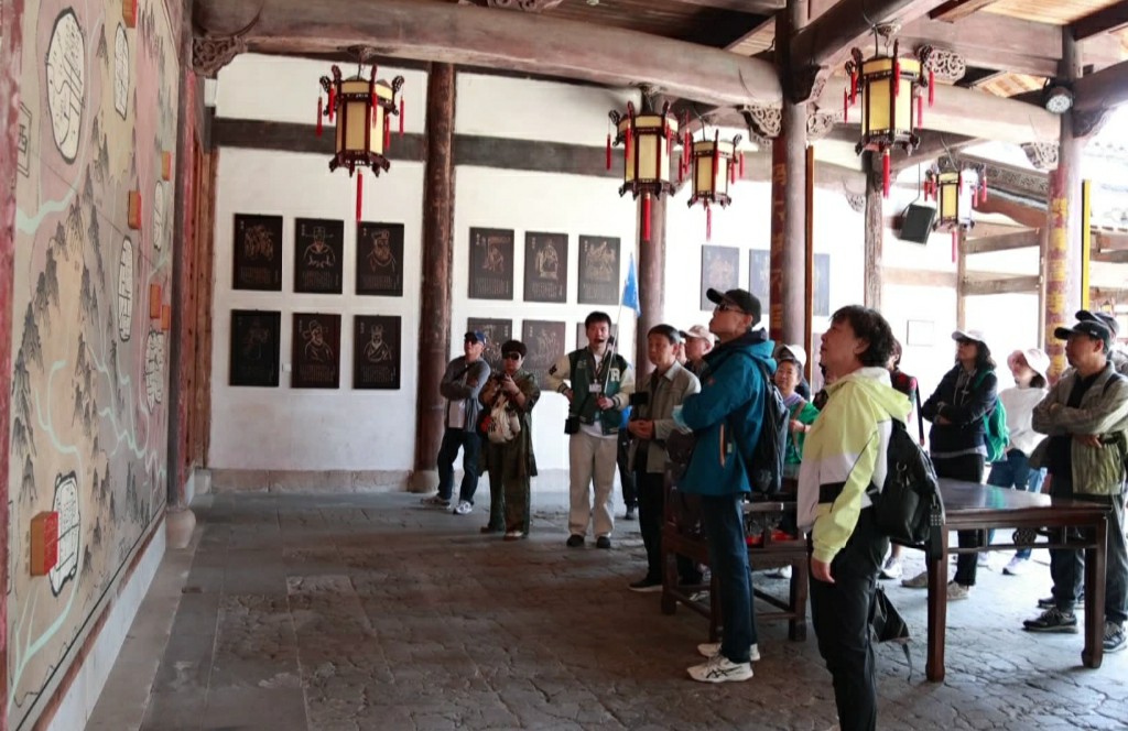 皖歙縣：錯峰出遊正當(dāng)其時 徽州古城熱度持續(xù)