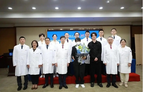 臺灣歌手大陸接受心肝聯(lián)合移植手術(shù)並康復(fù)出院 國臺辦回應(yīng)