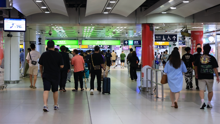 料復(fù)活節(jié)假期大量市民及車輛往來內(nèi)地及港澳 運(yùn)輸署籲預(yù)早規(guī)劃跨境行程