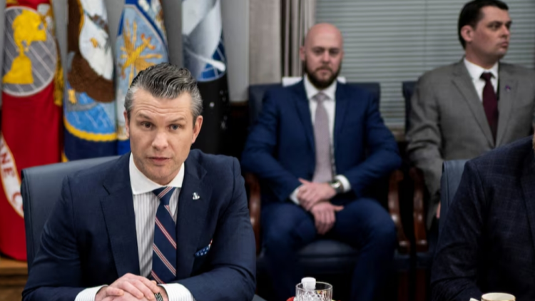 「群聊門」洩密事件最新進展：美防長親信被帶走調(diào)查