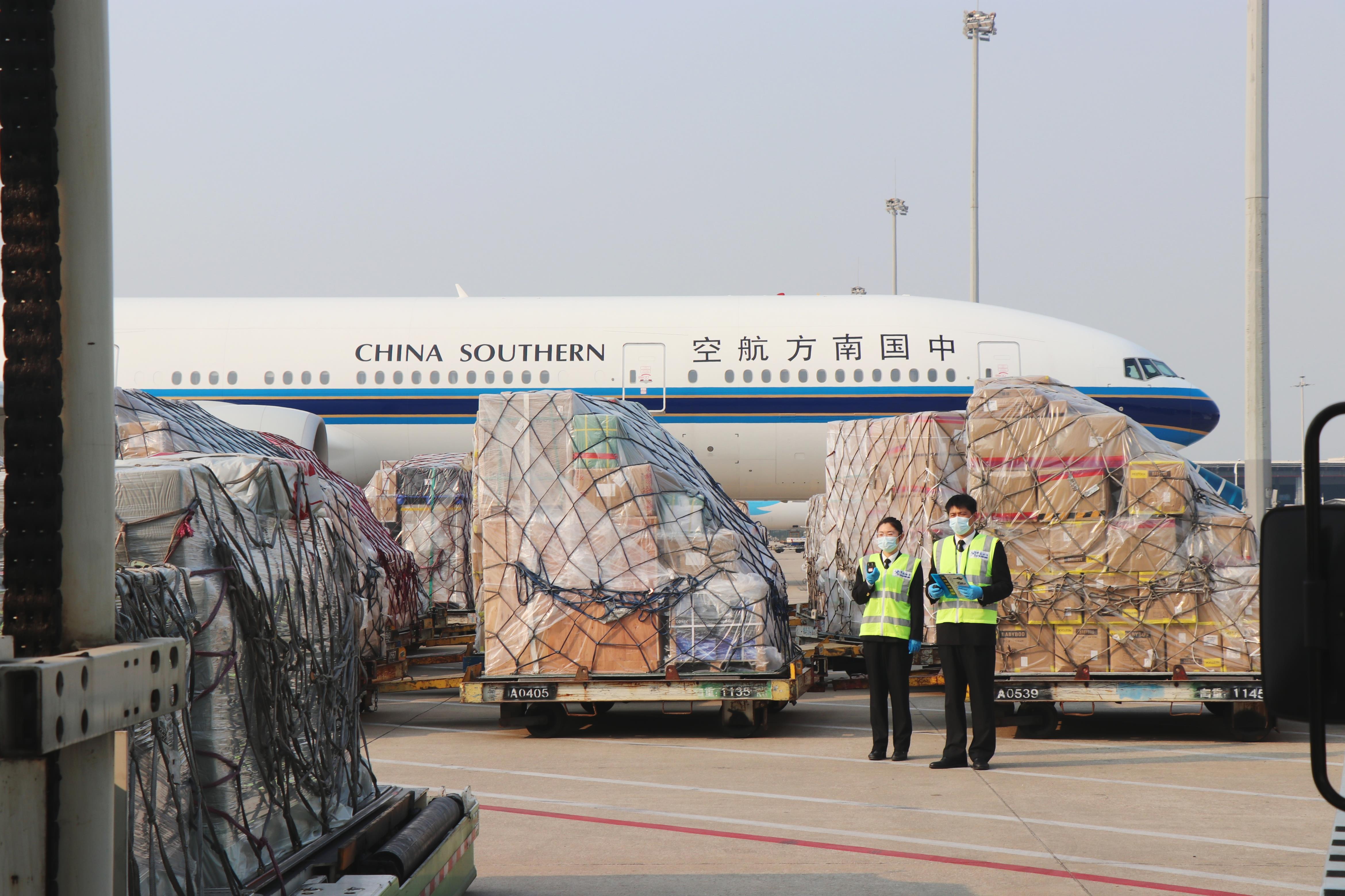 今年一季度廣東外貿(mào)進(jìn)出口實(shí)現(xiàn)開(kāi)門紅 進(jìn)出口錄得2.14萬(wàn)億元