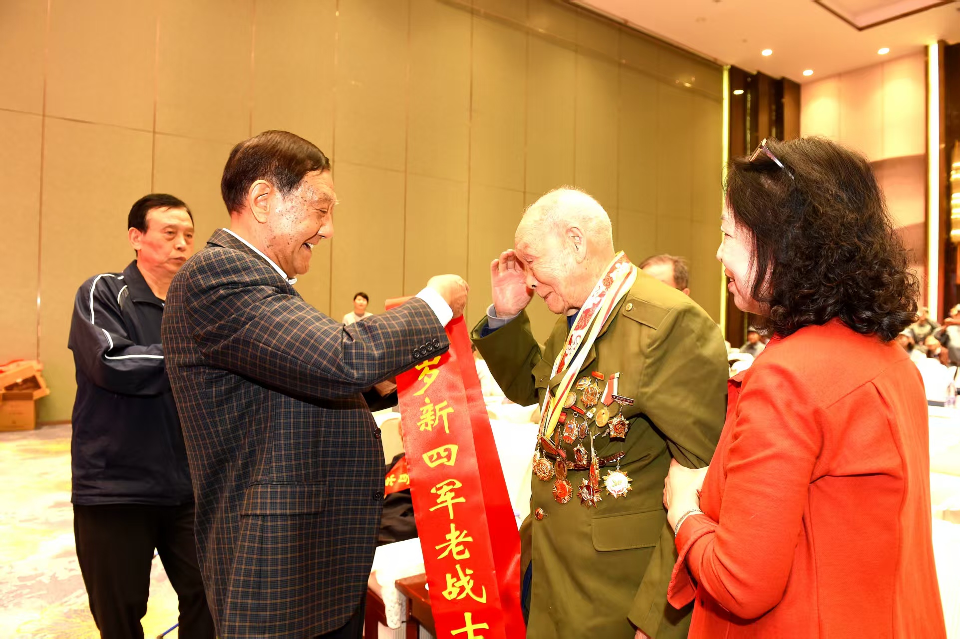 安徽蕪湖：百歲新四軍老戰(zhàn)士集體慶生