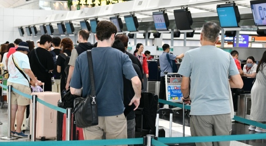 機管局：3月機場客運量達(dá)481萬人次 按年升逾10%