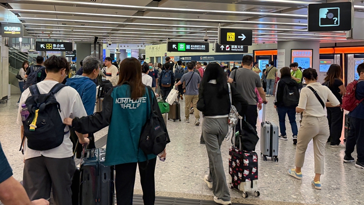 復(fù)活節(jié)假期今展開 昨日逾71.8萬人次出境