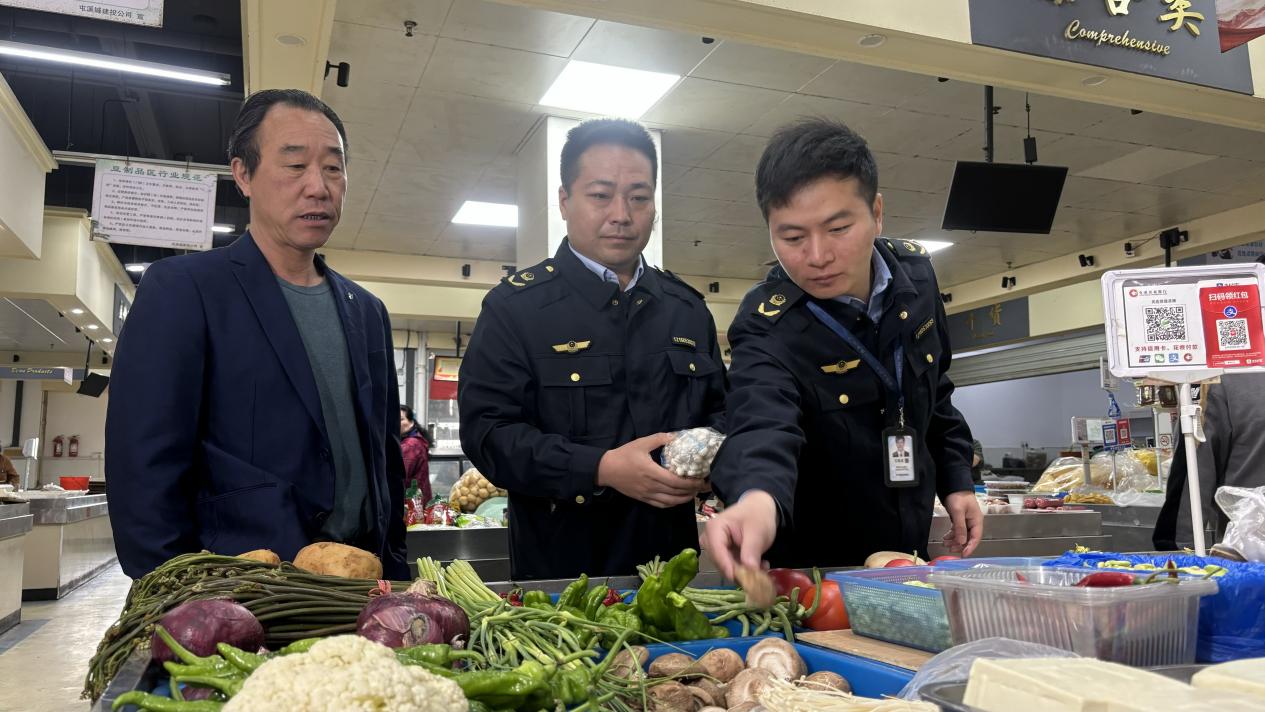 築牢「舌尖防線(xiàn)」！皖屯溪區(qū)多管齊下加強(qiáng)野生毒蘑菇中毒防控工作