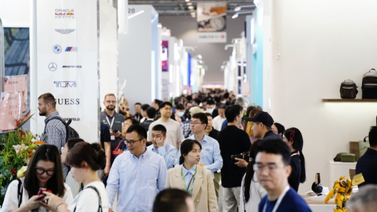 環(huán)球資源二期香港展開幕 2000企業(yè)展15萬件科技產(chǎn)品