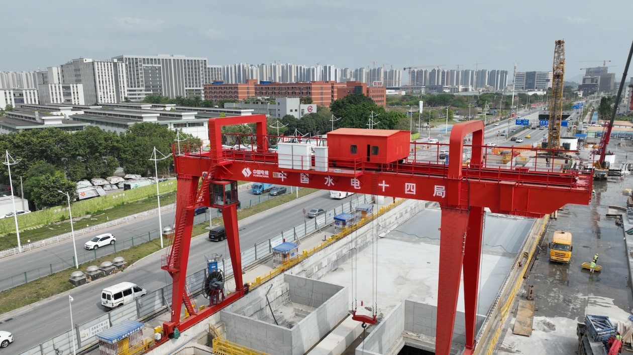 歷經(jīng)581天 廣州地鐵八號線北延段首個車站主體結構封頂