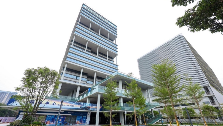 深圳寶安燕羅智能網(wǎng)聯(lián)汽車產(chǎn)業(yè)園開(kāi)園啟用