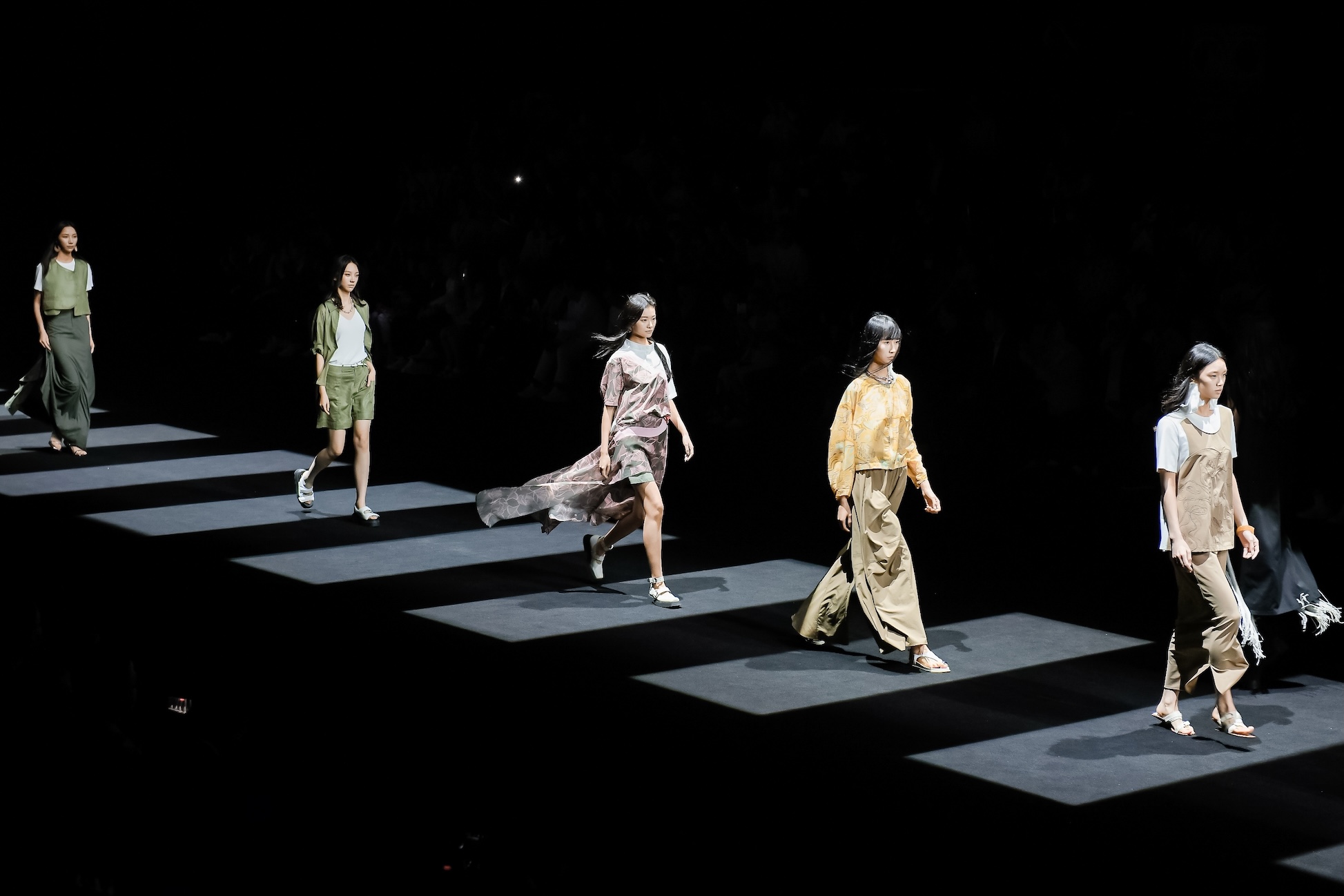 廣東時(shí)裝周解碼千億產(chǎn)業(yè)「共生效應(yīng)」