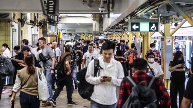 復(fù)活節(jié)假期︱截至晚9時逾61萬人次出境