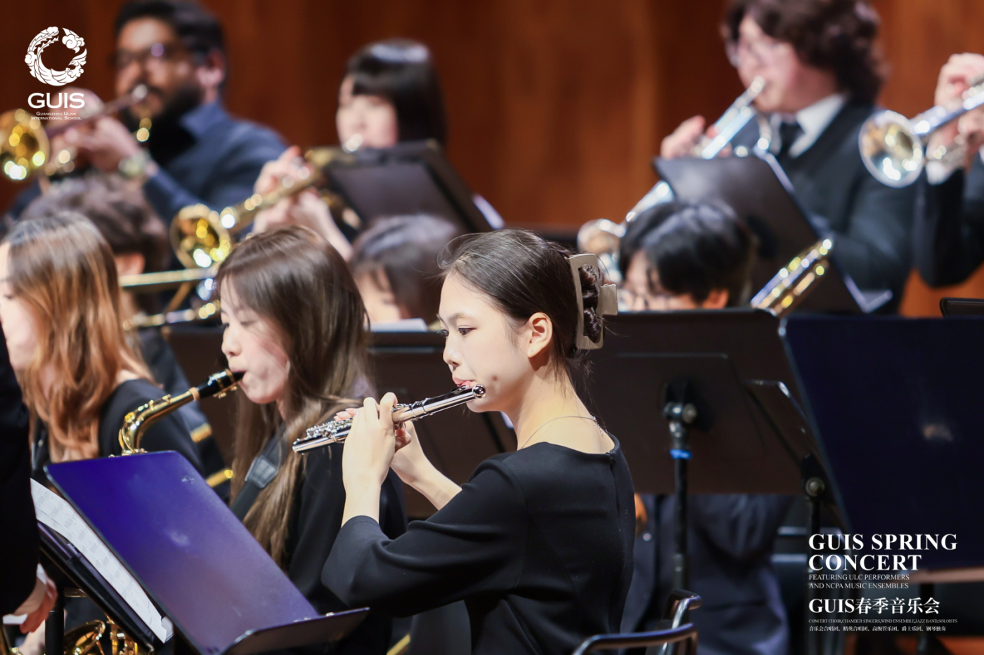 有片︱120名外籍人員子女學(xué)生登上星海音樂廳展現(xiàn)灣區(qū)新活力