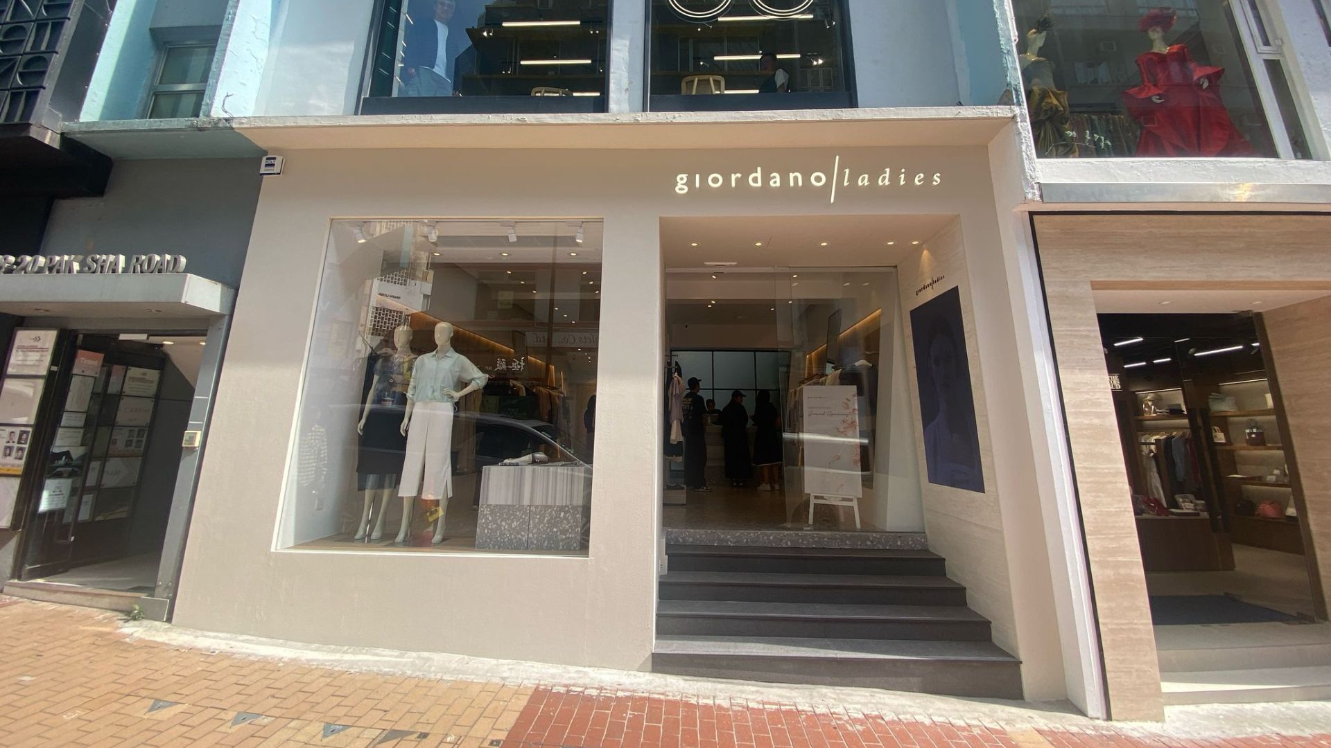 【時(shí)尚】夏日服飾 每刻散發(fā)知性優(yōu)雅