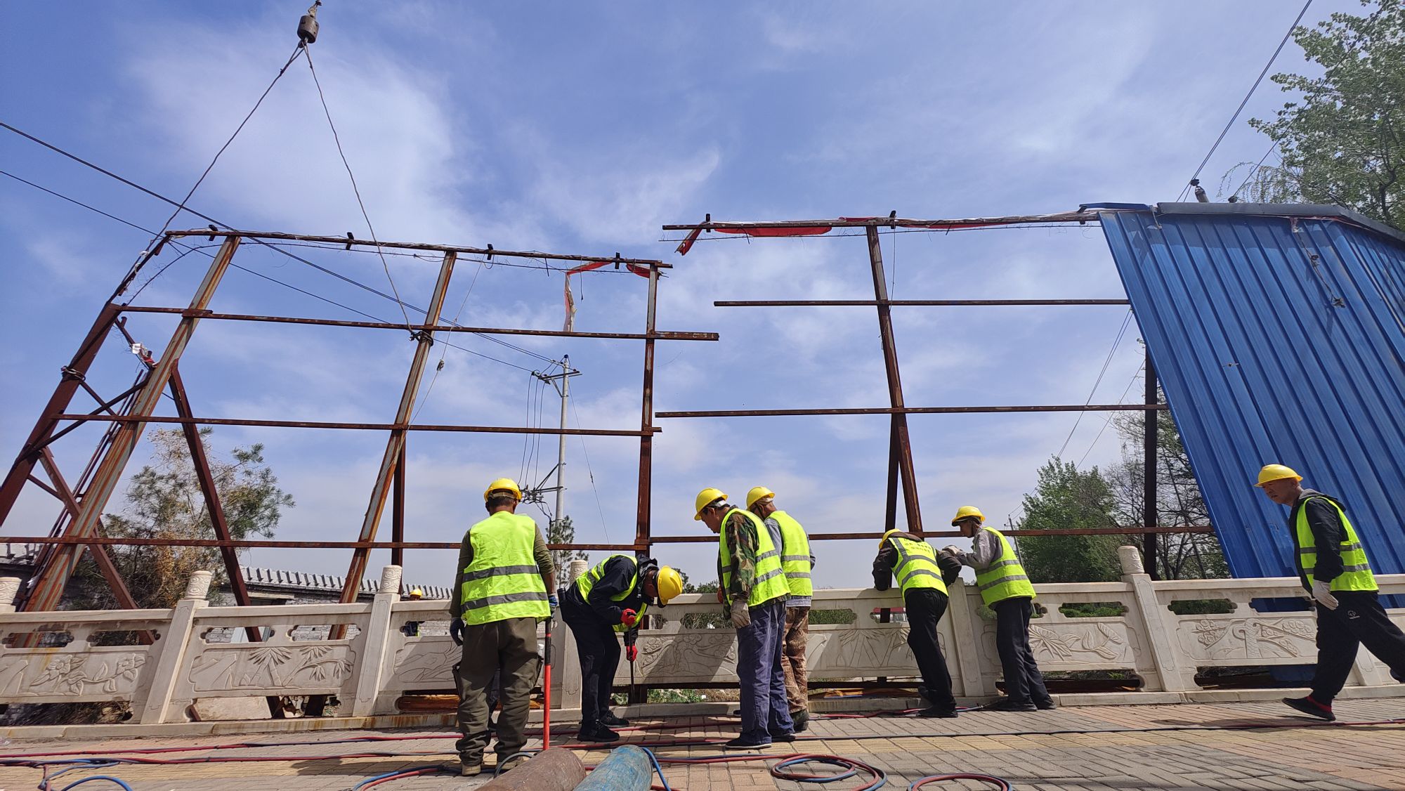 山西太原拆除「攔路虎」 829處問(wèn)題圍擋5月底前清零