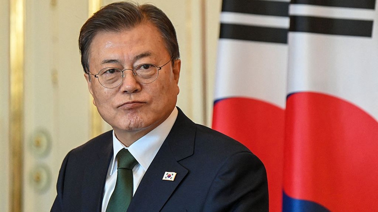 青瓦臺(tái)魔咒？文在寅被起訴