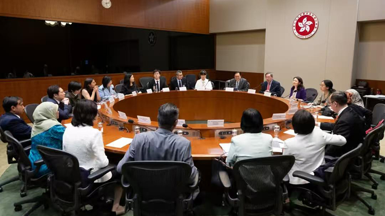 梁君彥會(huì)晤東盟代表團(tuán) 冀共創(chuàng)區(qū)域繁榮