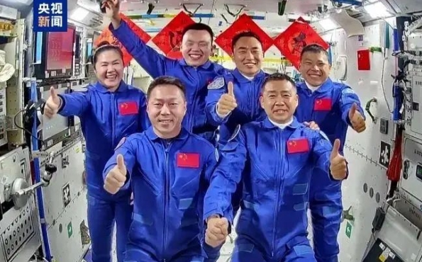 第六次「太空會(huì)師」 神舟二十號(hào)航天員順利進(jìn)駐空間站