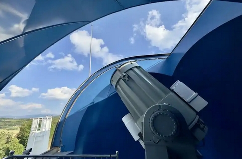 中國(guó)首次實(shí)現(xiàn)地月空間衛(wèi)星激光測(cè)距