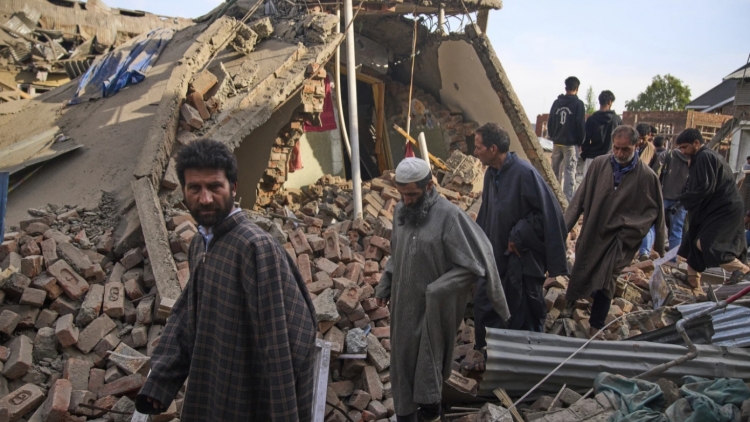 印巴兩軍持續(xù)第二日交火