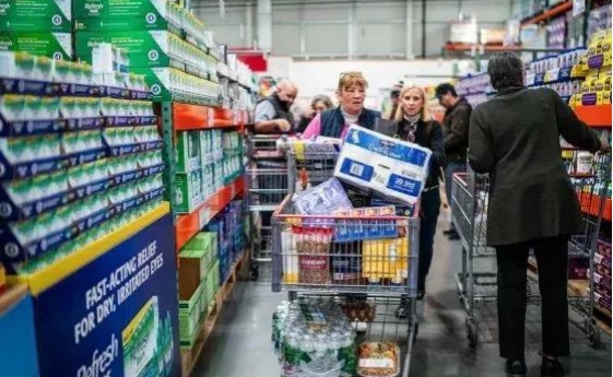 美前白宮官員：關稅痛苦效應幾周後顯現(xiàn) 低收入美國人受衝擊尤甚