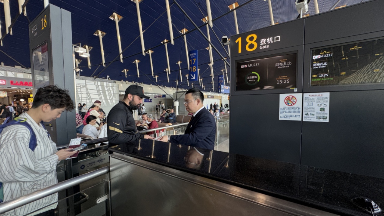 東航首開「上?！⒉荚取怪边_(dá)航線