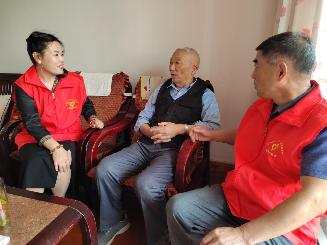 皖黃山區(qū)：「暖陽(yáng)護(hù)老團(tuán)」引領(lǐng)社區(qū)新風(fēng)尚