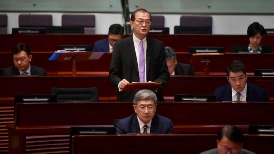 控煙修例草案立法會首讀及二讀 盧寵茂：吸煙致每年經(jīng)濟損失82億元