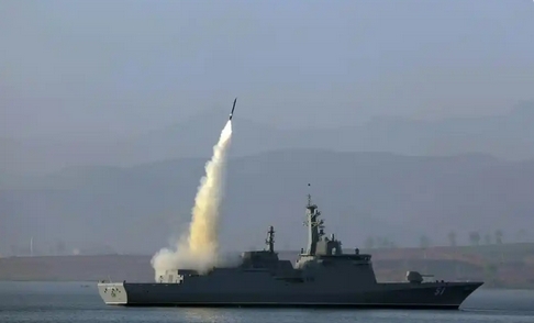 朝鮮海軍新型驅(qū)逐艦進行首次武器系統(tǒng)測試 