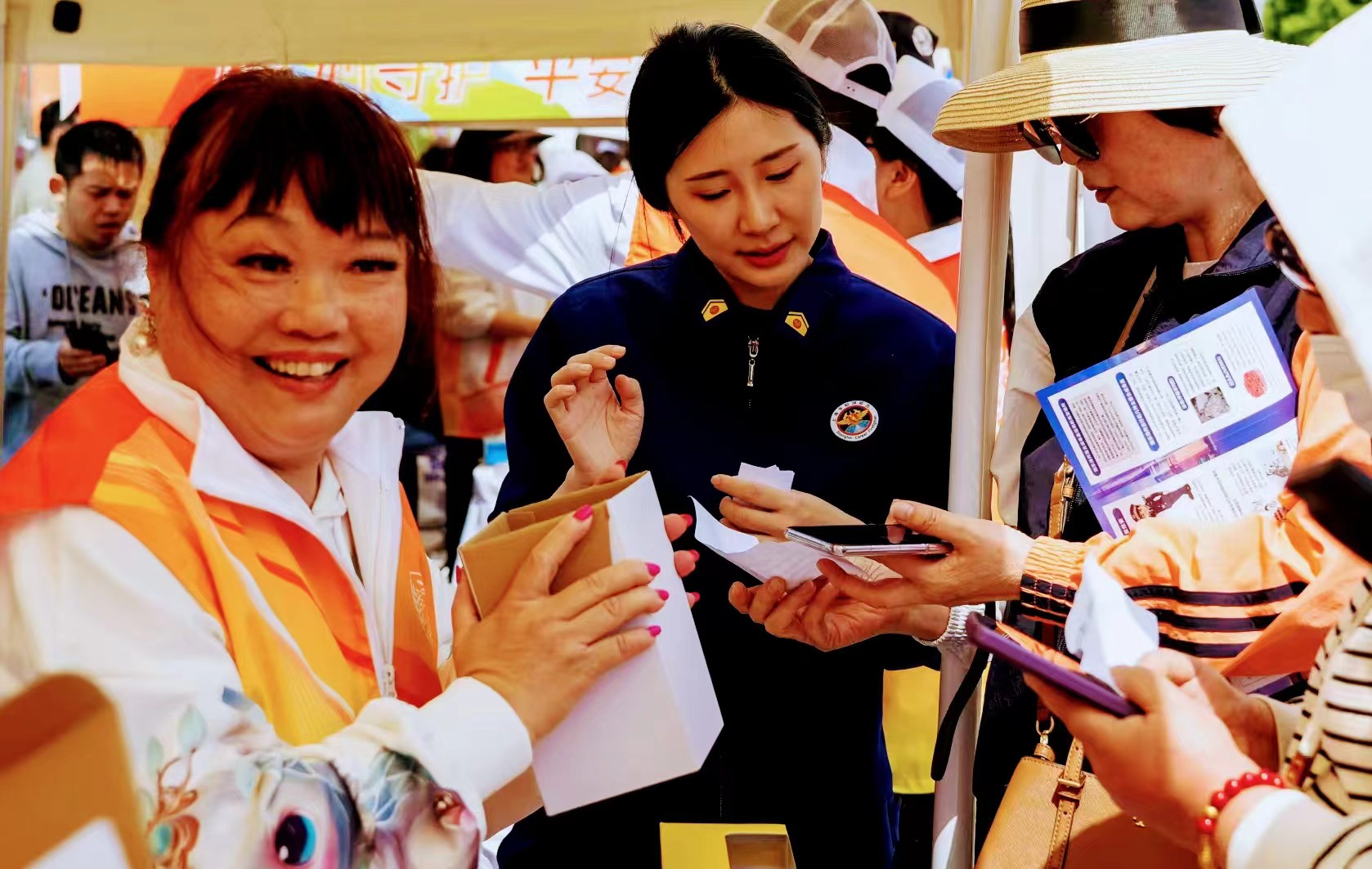 普陀平安志願服務(wù)築牢新防線