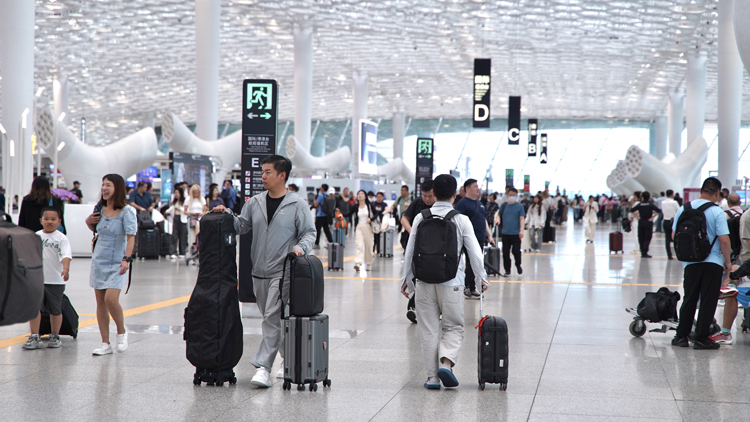 深圳機(jī)場今起迎「五一」假期出行高峰 赴深圳乘機(jī)港澳旅客享專屬優(yōu)惠
