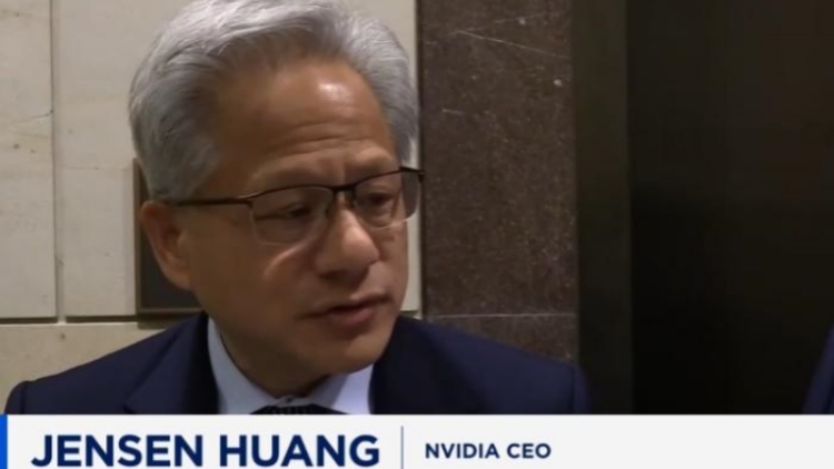 英偉達(dá)CEO黃仁勛：中國在AI領(lǐng)域並不落後於美國