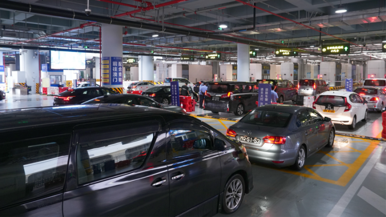  再創(chuàng)新高！橫琴口岸單日車流超10000輛次