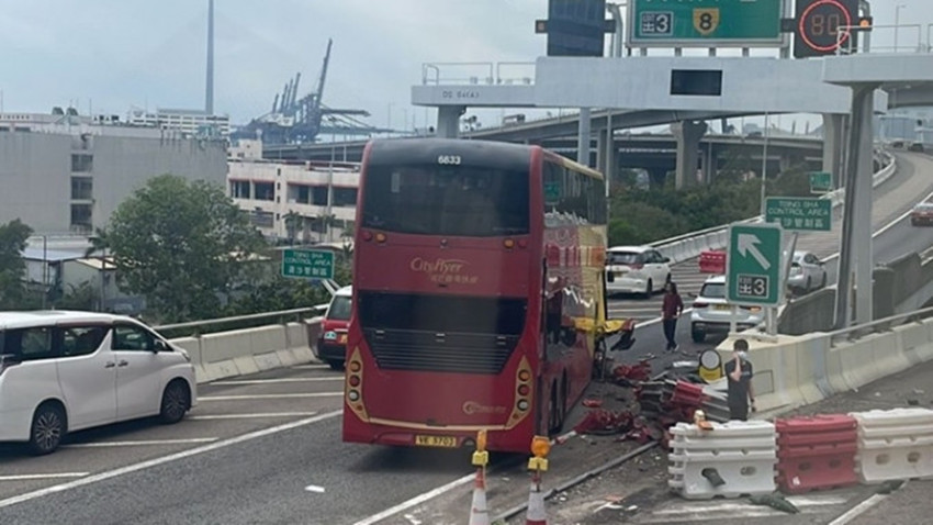 城巴機(jī)場(chǎng)巴士西九龍公路失控撞壆 20多人受傷