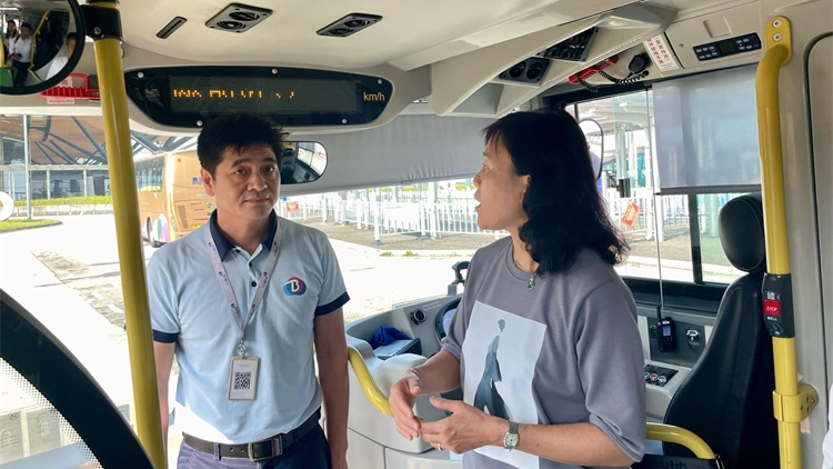 陳美寶到港珠澳大橋視察 感謝運(yùn)輸署人員和各營(yíng)運(yùn)商夥伴超前部署