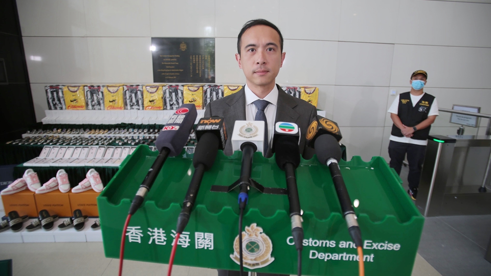 粵港澳海關(guān)聯(lián)合行動打擊轉(zhuǎn)口冒牌貨 檢值4100萬元貨物