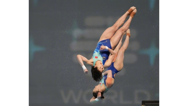 跳水世界盃總決賽：全紅嬋/陳芋汐女子雙人十米臺奪金