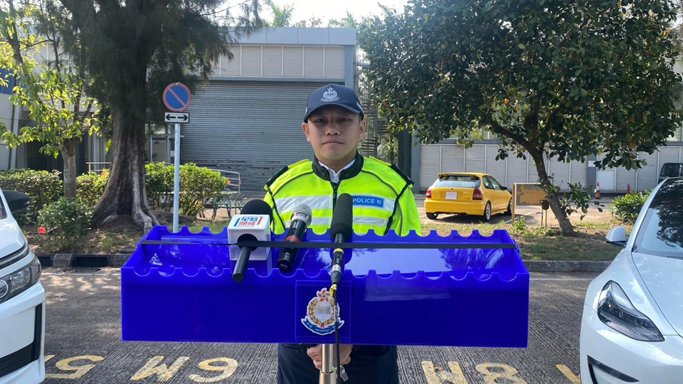 警方屯門打擊白牌車 截獲2司機涉非法載客取酬