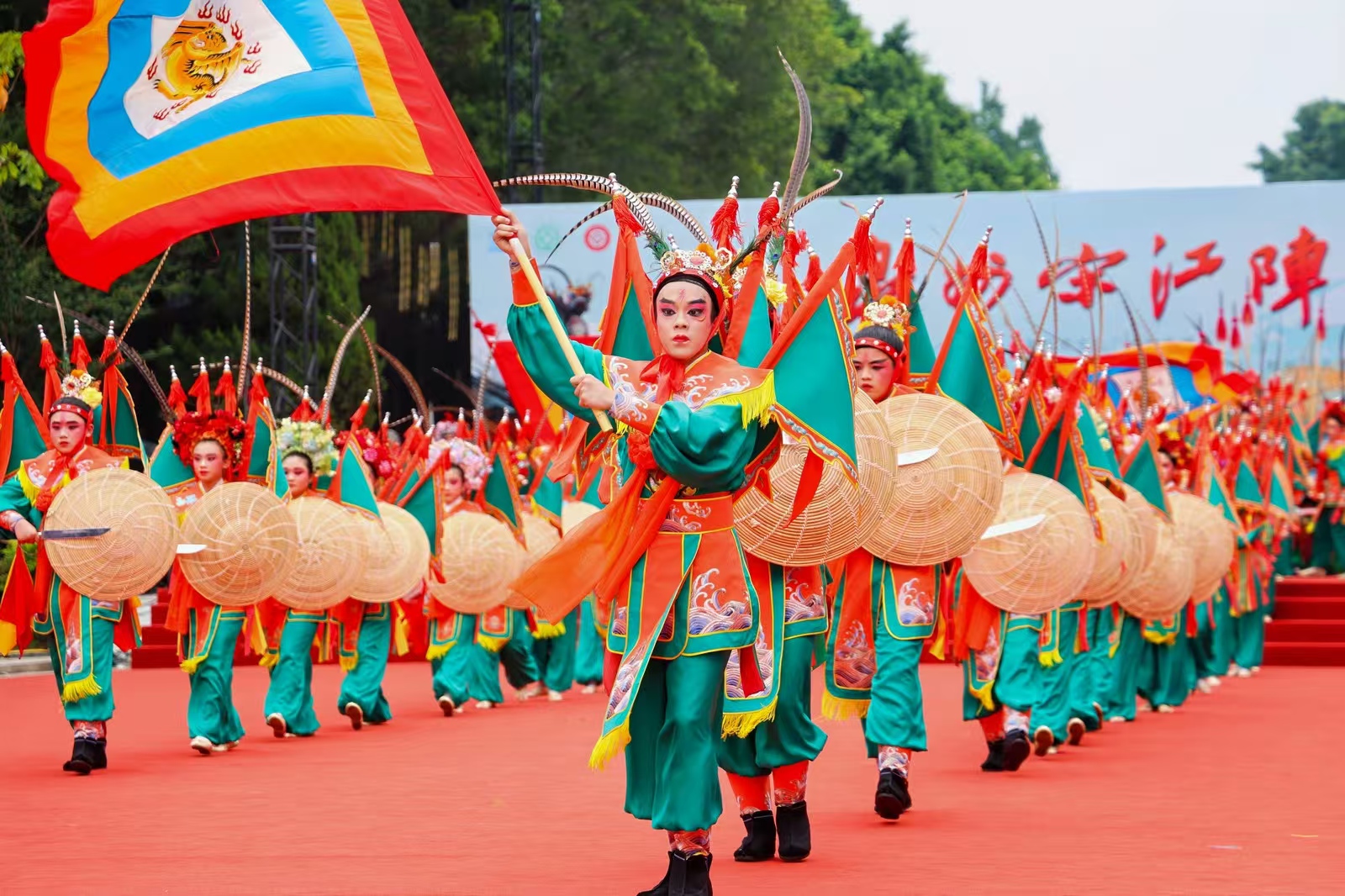 氣勢(shì)恢宏！時(shí)隔40年  泉州古城再現(xiàn)「宋江陣」