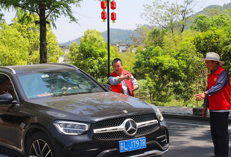 皖休寧縣：志願服務(wù)增色假日文旅