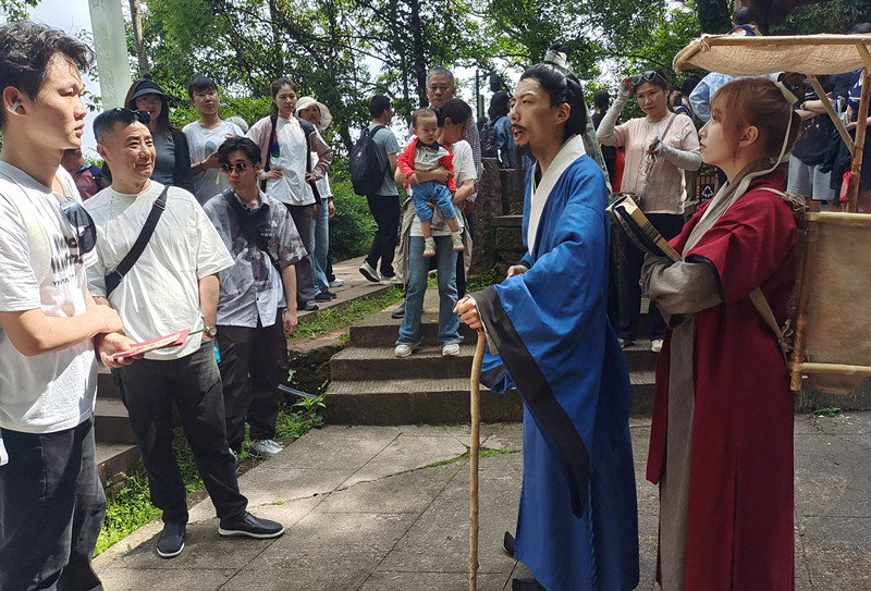 皖休寧縣：度假齊雲(yún)山  做回逍遙客