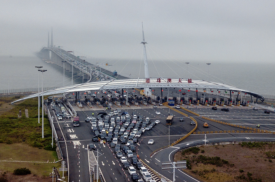 「五一」假期港珠澳大橋珠海公路口岸再次刷新進(jìn)出境車(chē)流量